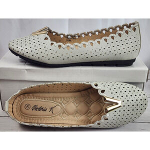 Victoria K Slip On, Faux Metal 'V' Decal, Casual/Dress, White, Women's Size 6
